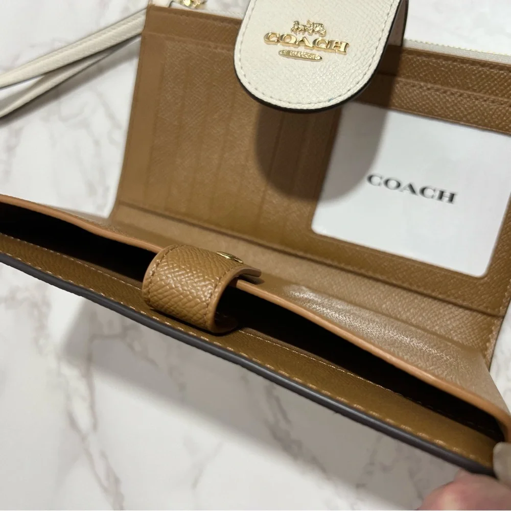 NWT Coach Ivory Leather Wristlet/Phone Wallet - Picture 6 of 11